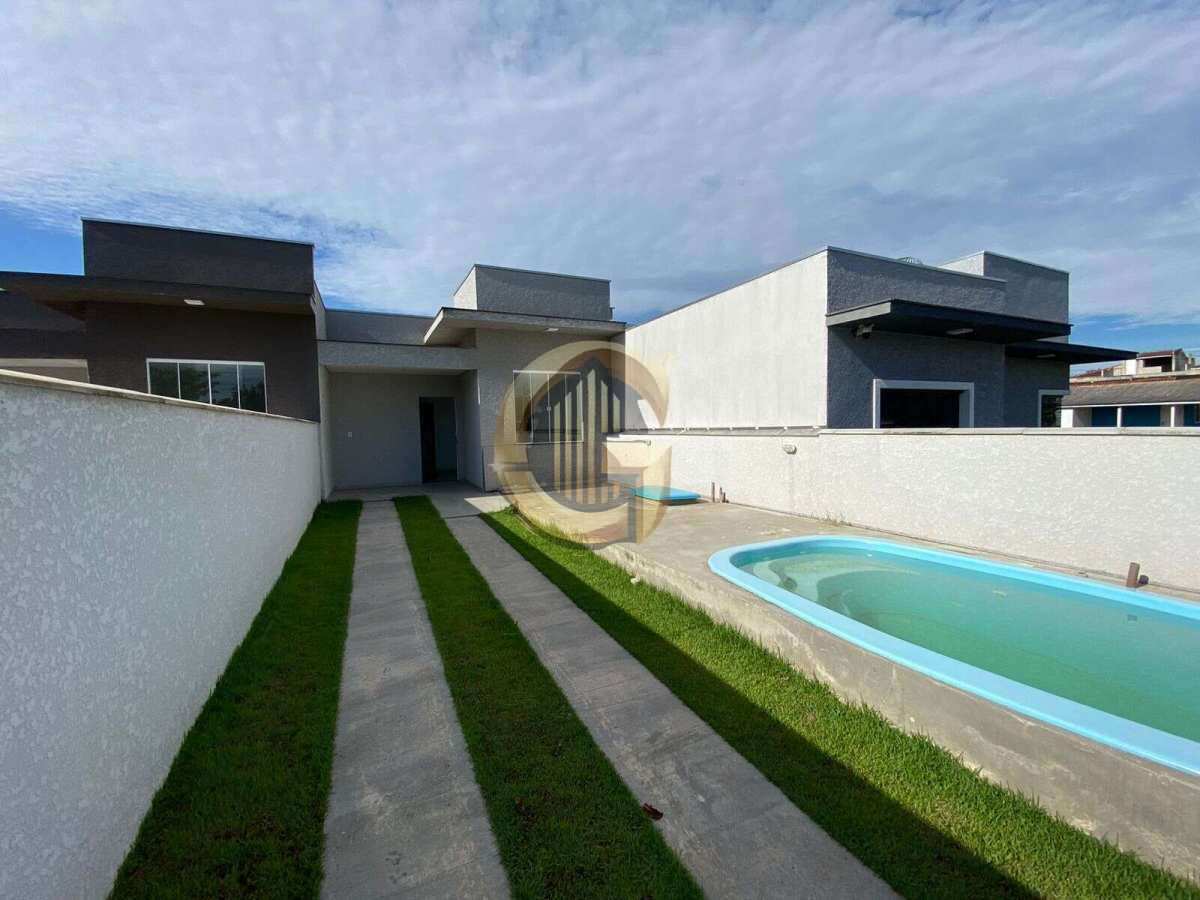 CASA A VENDA COM PISCINA NA BARRA DO SAI - ITAPOÁ/SC